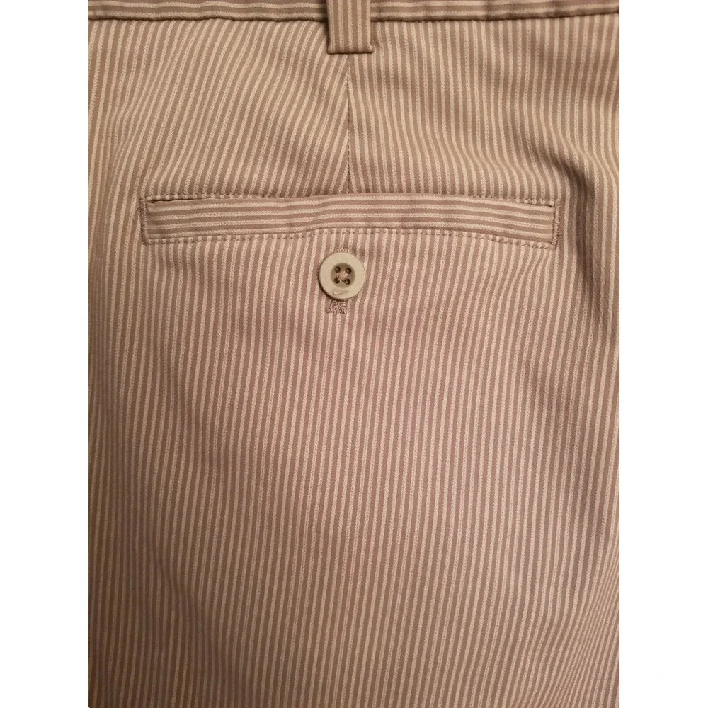 Nike Golf Men's Shorts Brown/gray Flat Front Striped Size 38 INSEAME 11